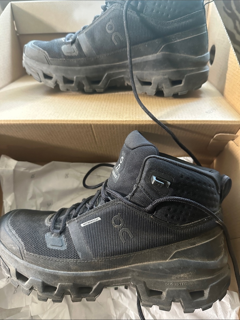 CLOUDROCK Black Mid-Top Waterproof Trail Boots - Picture 2 of 9